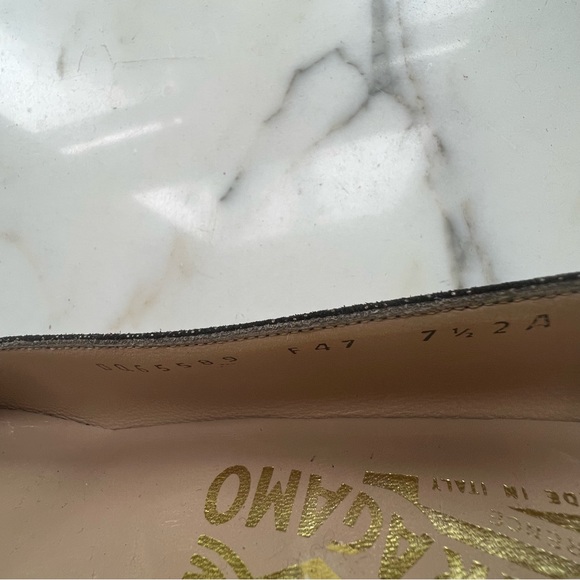 Salvatore Ferragamo heels black embossed shoes size 7.5 - Picture 11 of 11